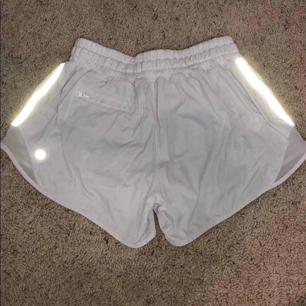 original lululemon hotty hot shorts 4”